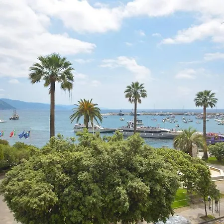 Caprera Flexyrent No Air Conditioning - Seafront Apartment *
