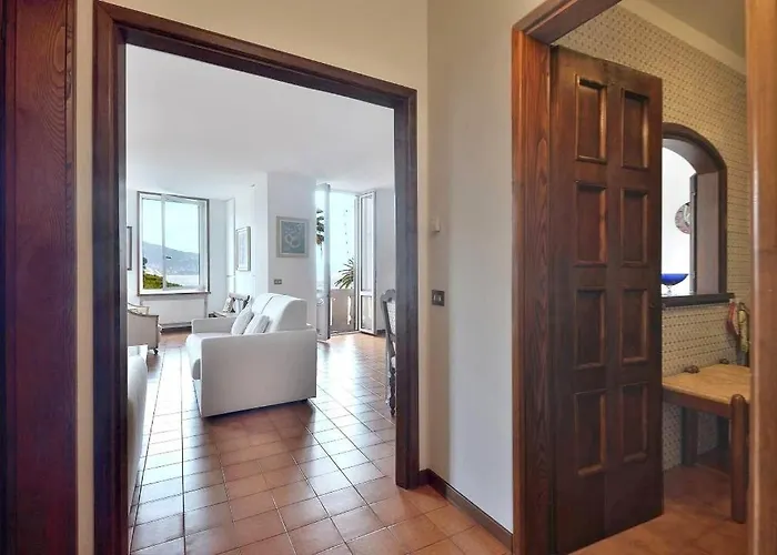 Caprera Flexyrent No Air Conditioning - Seafront Διαμέρισμα *